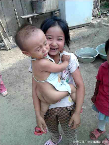 7��17�������������Єӡ��F(tu��n)���η�ꠌ�֧�̵ĺ��ӂ��M(j��n)���˼��L�����o���ӂ���ȥ�˺��ε�������һ��꠆T�f�����F(xi��n)�ڽK���˽⺢�ӂ�?y��u)�ʲô���t����߀�О�ʲô���С�С���֡���С�������@���ɽ·��ĺ��y�����еĺ����όW(xu��)ǰ߀���Ƚoţ��ݡ������D�ϵ�СŮ���mȻ���g����������ܵ��ѽ�(j��ng)ʮ�֋�����