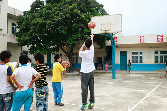 �V�|�t(y��)�ƴ�W��΢�m���ġ�����F��ڏV�|ʡ�����������(zh��n)ͬ��С�W֧�̣�־Ը�߽oͬ��С�W�W�����w���n��