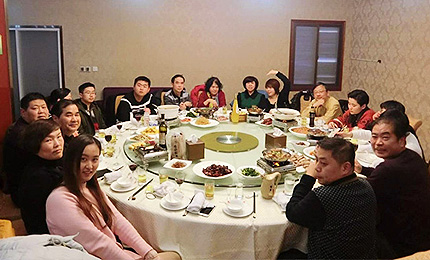 ���İ�̎�����l(xi��ng)���ҵļ��l(xi��ng)�������ھW(w��ng)���´����L(f��ng)���(d��ng)�У���(sh��)�������Ը��صľW(w��ng)��ͨ�^�R�^�����ֺ�΢ҕ�lӛ����Լ��ڼ��l(xi��ng)����Ҋ���У��@Щƽ��(sh��)�Ľ�����������֟o���B͸������Đ������^��ÿһ�c(di��n)΢С��׃�������ǰl(f��)�����l(xi��ng)�H��߅�Ĵ��������ܽo�l(xi��ng)�H���������ī@�ø����͌�(du��)�Լ����l(xi��ng)���Ժ����M�㡭��Ԕ��(x��)�� 