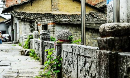 �e�ݹ��(zh��n)�����ƾõĚvʷ�����˹��e�ݳ������Ļ����N(y��n)�������S���Ěvʷ���ľ��^���C�����e�(y��ng)�vʷ���ľ��^�ľ��A����Ԕ��(x��)������CZYYW ���e�(y��ng)�h�e�ݹ��(zh��n) Ͷ�� 