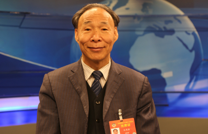 全國政協(xié)常委、中國作家協(xié)會副主席白庚勝：民族文化的保護(hù)與發(fā)展