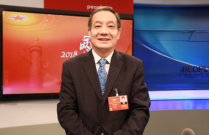 全國(guó)政協(xié)常委、湖南省人大常委會(huì)副主任楊維剛：創(chuàng)建“數(shù)字政府”賦能數(shù)字經(jīng)濟(jì)發(fā)展