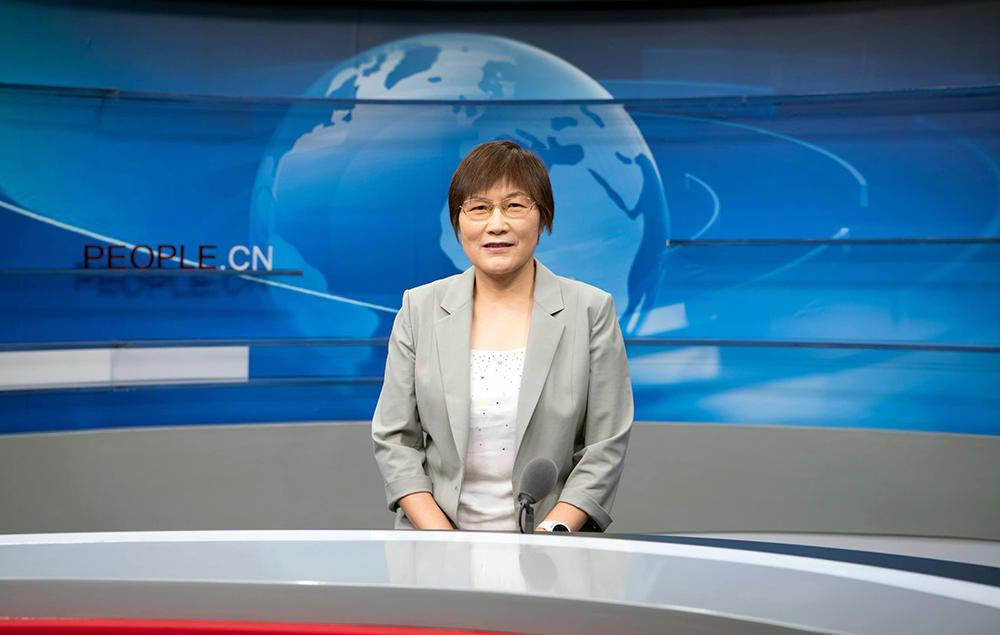 中國兒童中心黨委書記叢中笑接受人民網(wǎng)采訪。人民網(wǎng) 楊華龍攝