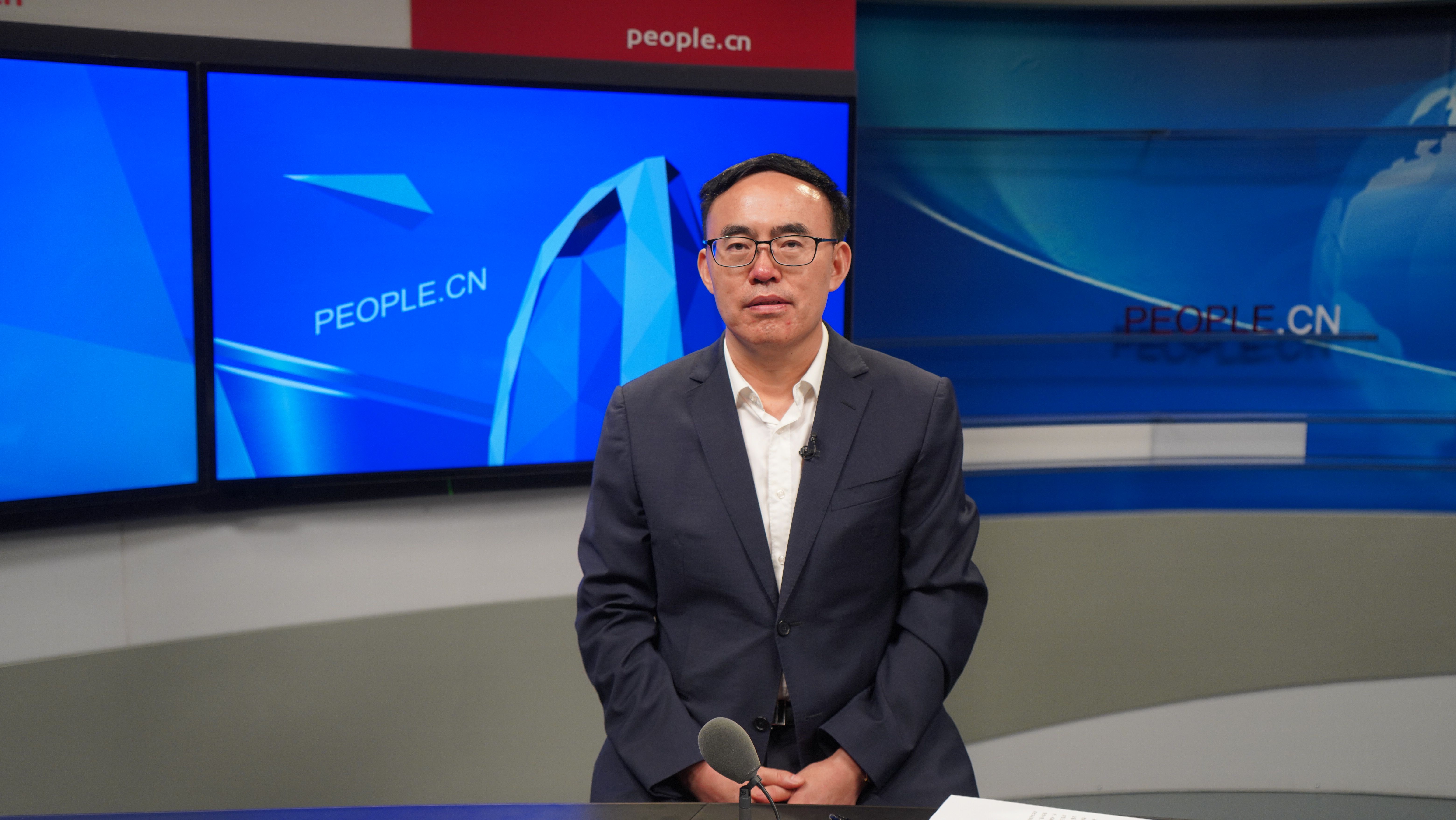 中國(guó)科學(xué)院院士、北京大學(xué)第六醫(yī)院院長(zhǎng)陸林做客人民網(wǎng)。實(shí)習(xí)生趙晉杰攝