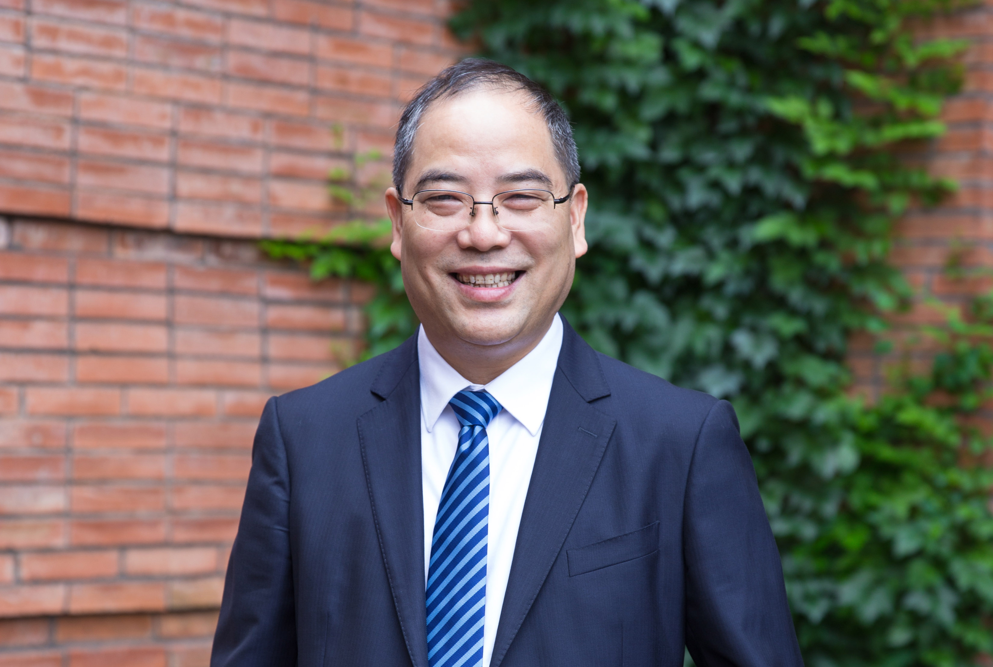 浙江工商大學(xué)黨委書記、教授 郁建興