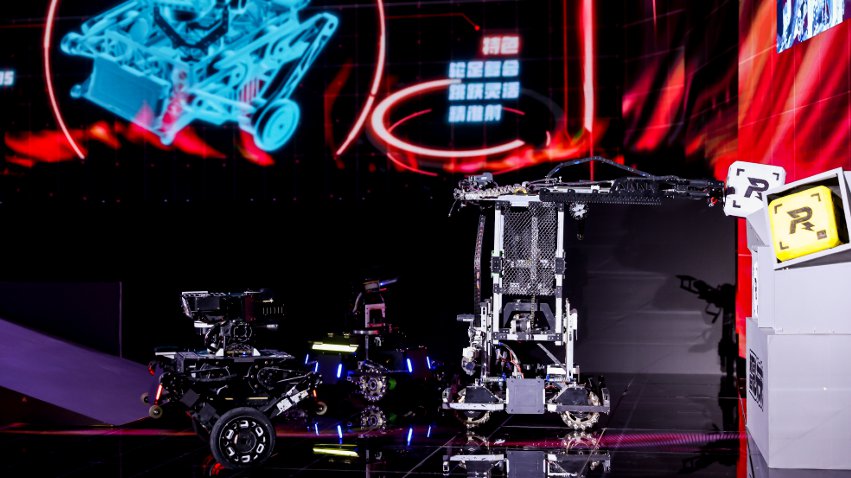 武漢工程大學大學生們帶來的機甲大師對抗比賽。主辦方供圖