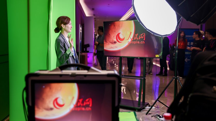 隨幻虛擬直播工作站體驗(yàn)區(qū)。主辦方供圖