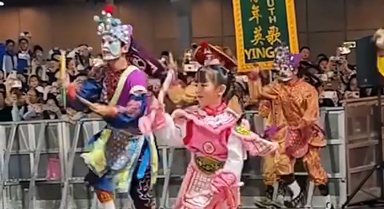 7歲英歌舞女孩掉鞋不掉隊